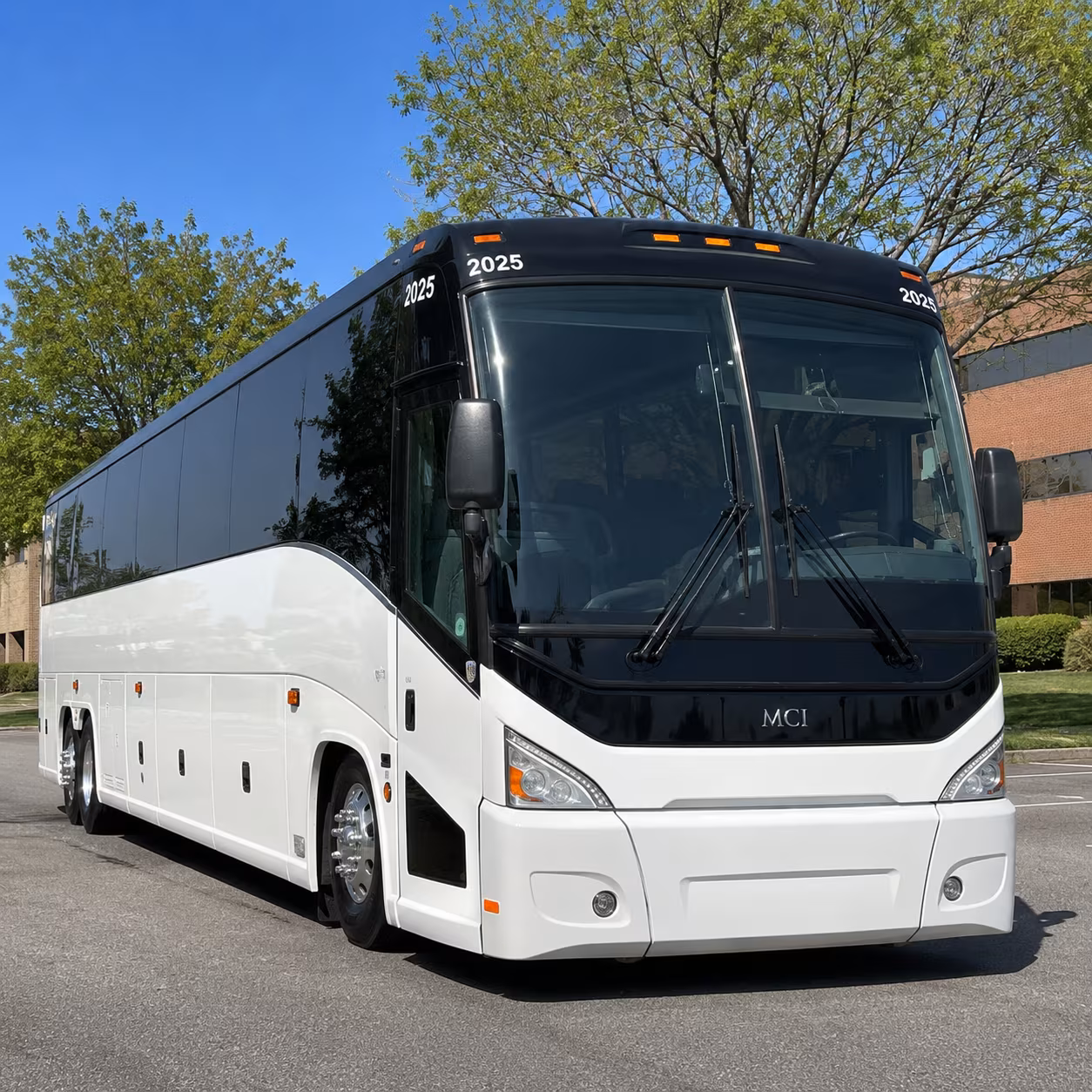 corporate shuttles to bishop international airport and detroit metro